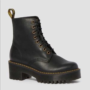 Dr. Martens Shriver Hi women's boots